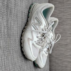 New Balance Women's Gray and White Golf Shoes